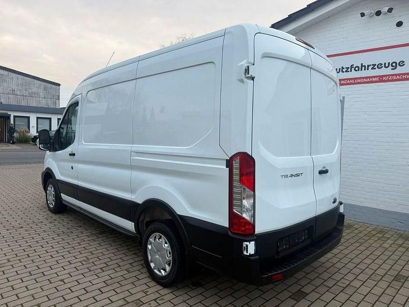 Gebraucht Ford Transit 105 PS (77 kW) 2021 Weiß Limousine