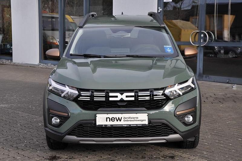 Gebraucht Dacia Jogger Extreme 110 PS (80 kW) 2024 Safarigrau Van / Kleinbus