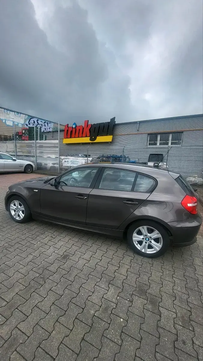 Gebraucht BMW 118 143 PS (105 kW) 2008 Braun Kleinwagen