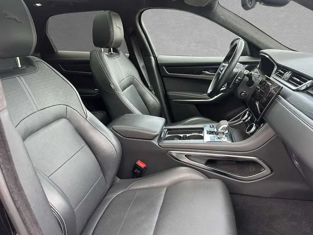 Gebraucht Jaguar F-Pace R-Dynamic 304 PS (223 kW) 2021 Schwarz (santorini black) SUV