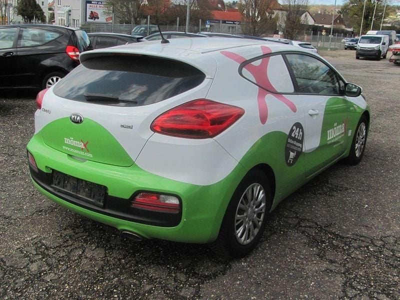 Usado Kia Ceed 90 HP (66 kW) 2017 Branco Citadino