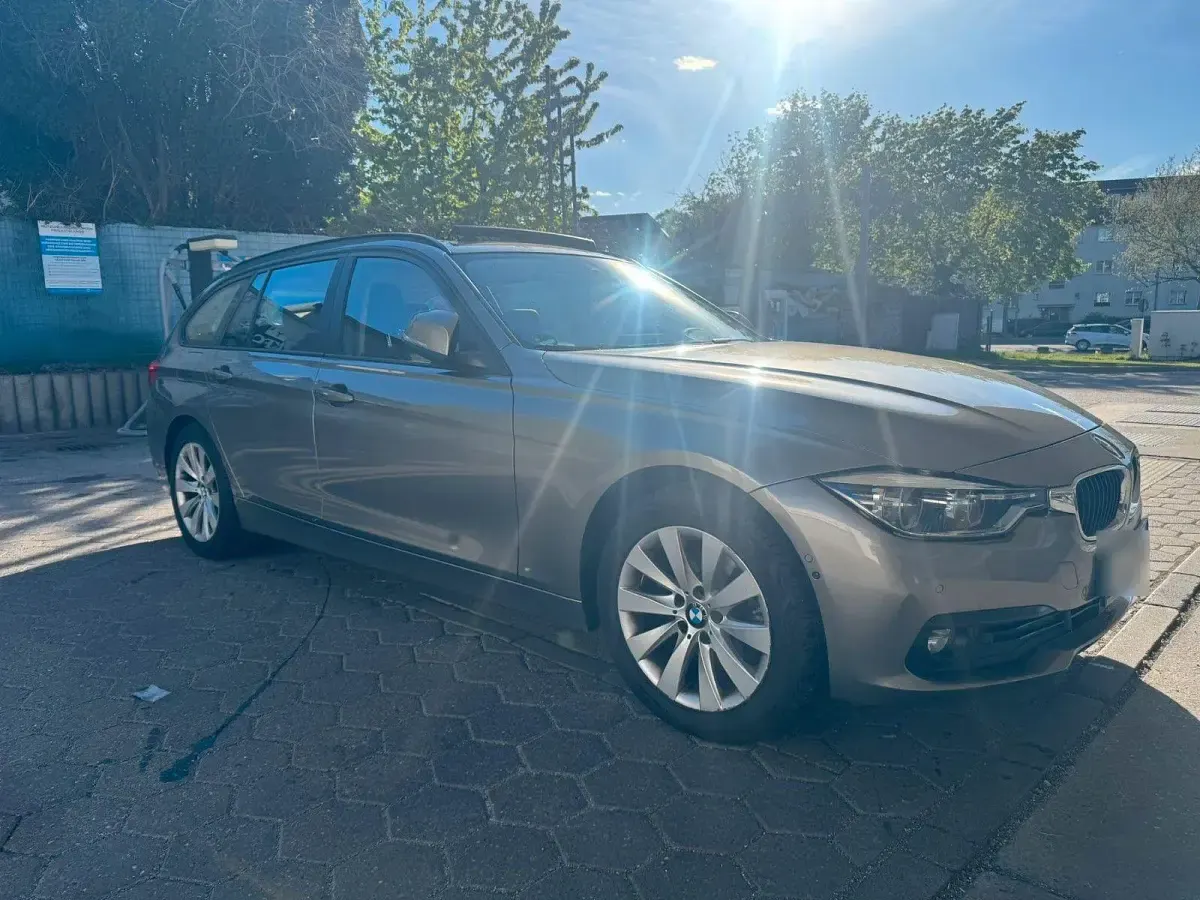 Gebraucht BMW 320 Sport Line 190 PS (139 kW) 2018 Grau Kombi