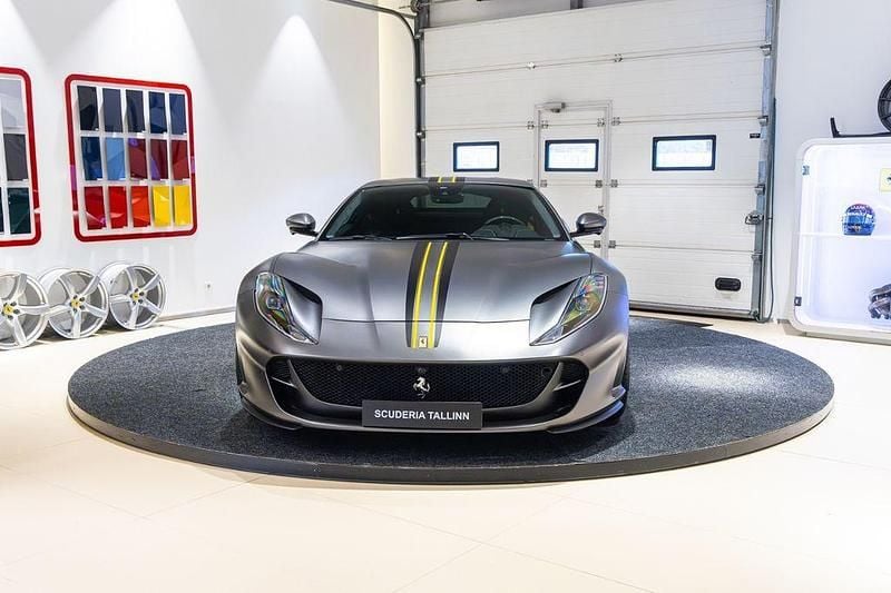 Second-hand Ferrari 812 799 CP (587 kW) 2020 Gri