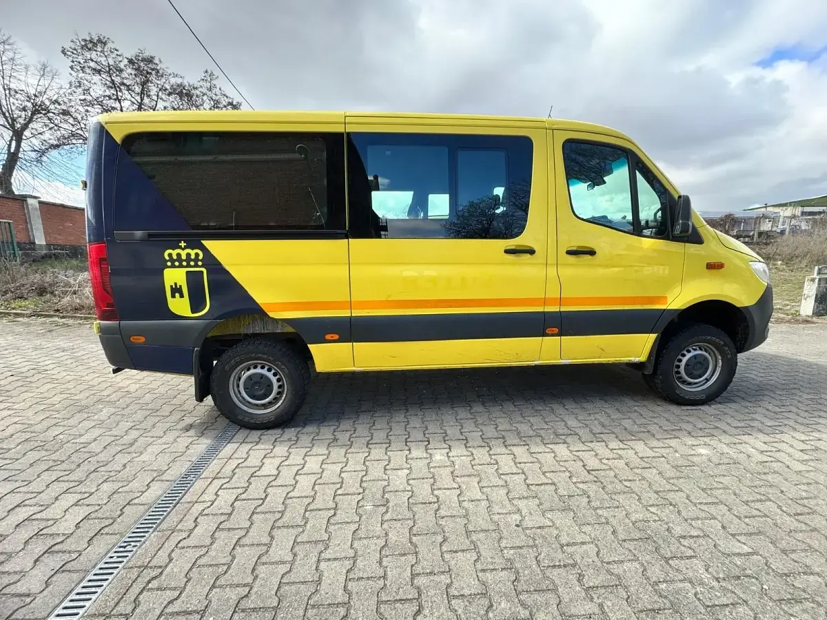 Gebraucht Mercedes Sprinter 190 PS (139 kW) 2021 Gelb Van