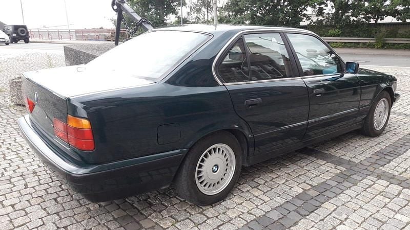 Gebraucht BMW 525 143 PS (105 kW) 1993 Grün Limousine