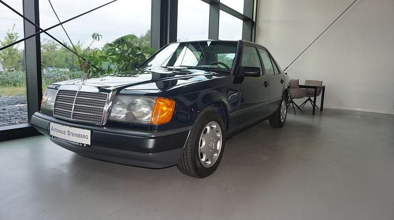 Gebraucht Mercedes E260 160 PS (117 kW) 1987 Blau (metallic) Limousine