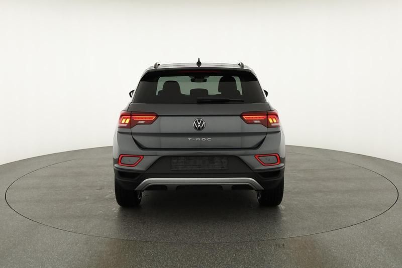 Rauchgrau metallic Neu 2025 VW T-Roc Life SUV | 32.475 € (Superpreis) - Bild 1/4