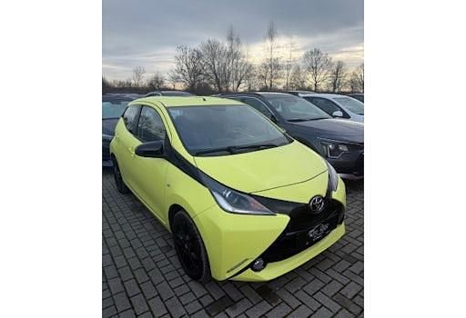 Gebraucht Toyota Aygo X-cite 69 PS (50 kW) 2016 Gelb Kleinwagen