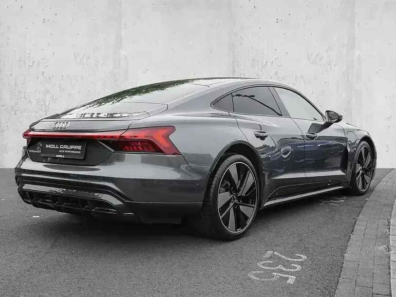 Gebraucht Audi e-tron GT quattro Comfort 350 kW (476 PS) 2022 Daytonagrau perleffekt (metallic) Limousine