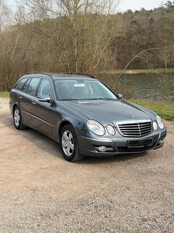 Gebraucht Mercedes E200 183 PS (134 kW) 2007 Grau Kombi