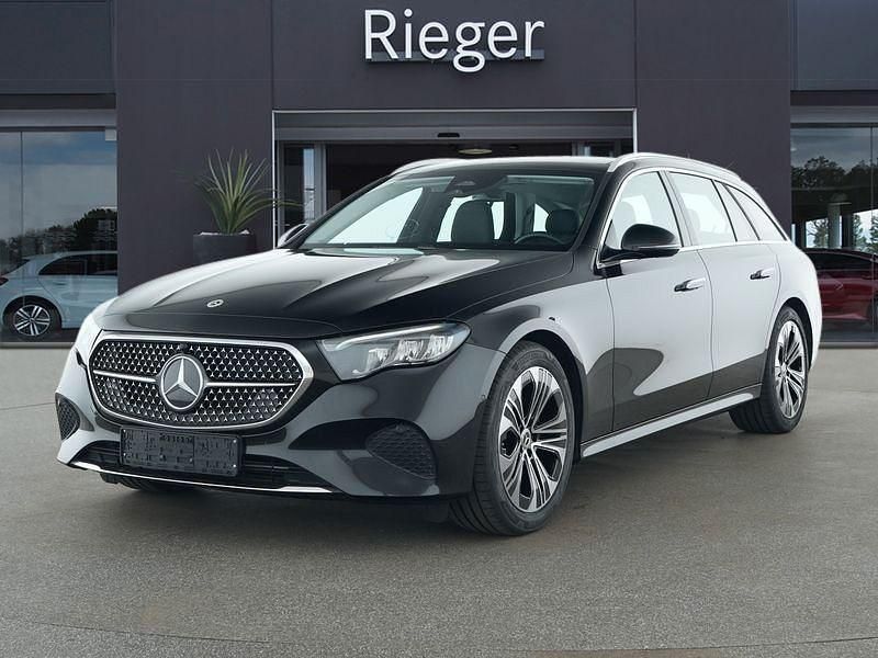 Metalliclack obsidianschwarz (metallic) Gebraucht 2024 Mercedes E200 Avantgarde Kombi | 42.669 € (Guter Preis) - Bild 1/4