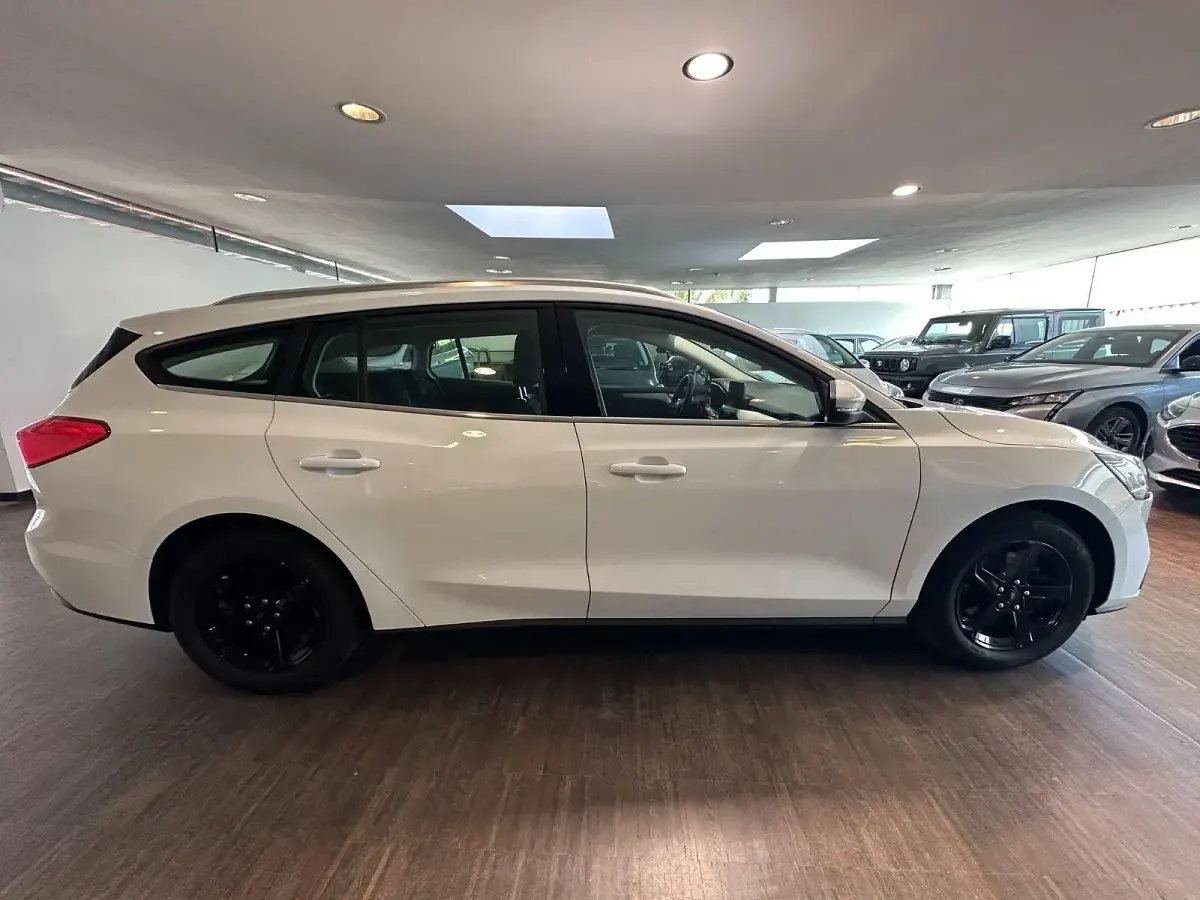 Gebraucht Ford Focus Cool & Connect 120 PS (88 kW) 2022 Weiß Limousine