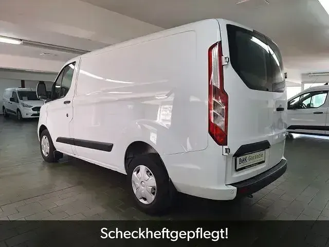 Gebraucht Ford Transit Custom Trend 131 PS (96 kW) 2021 Frozen white Van / Kleinbus