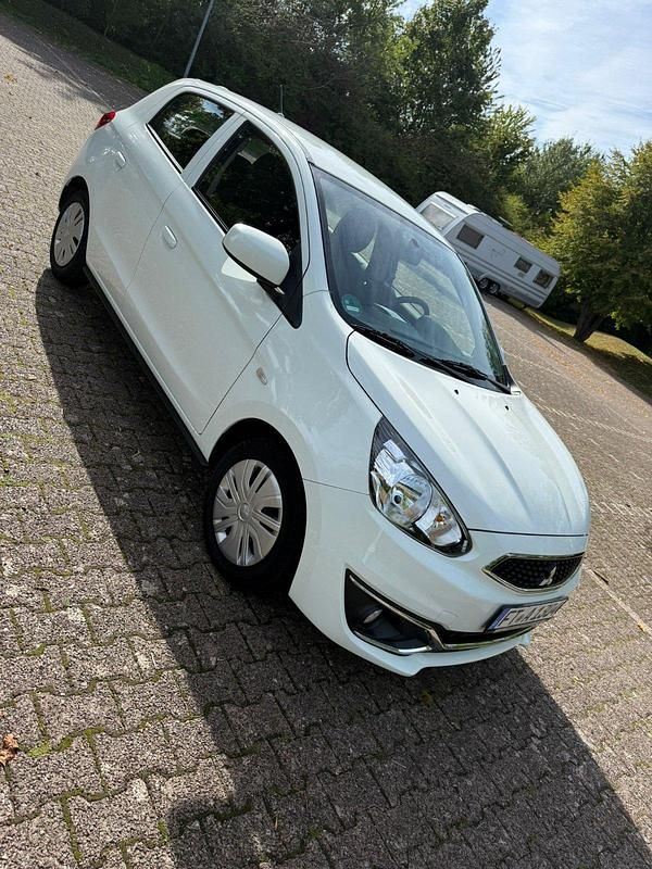 Weiß Gebraucht 2019 Mitsubishi Space Star Kleinwagen | 6.400 € (Fairer Preis) - Bild 1/4
