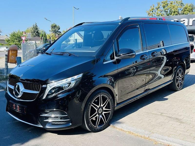 Obsidianschwarz Gebraucht 2022 Mercedes V300 AMG Van / Kleinbus | 56.499 € (Fairer Preis) - Bild 1/4