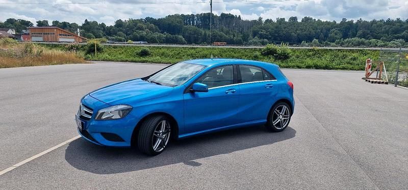 Gebraucht 2012 Mercedes A180 Kleinwagen | 10.500 € (Fairer Preis) - Bild 1/4