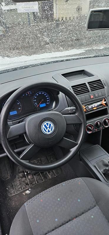 Gebraucht VW Polo 64 PS (47 kW) 2003 Schwarz Kleinwagen