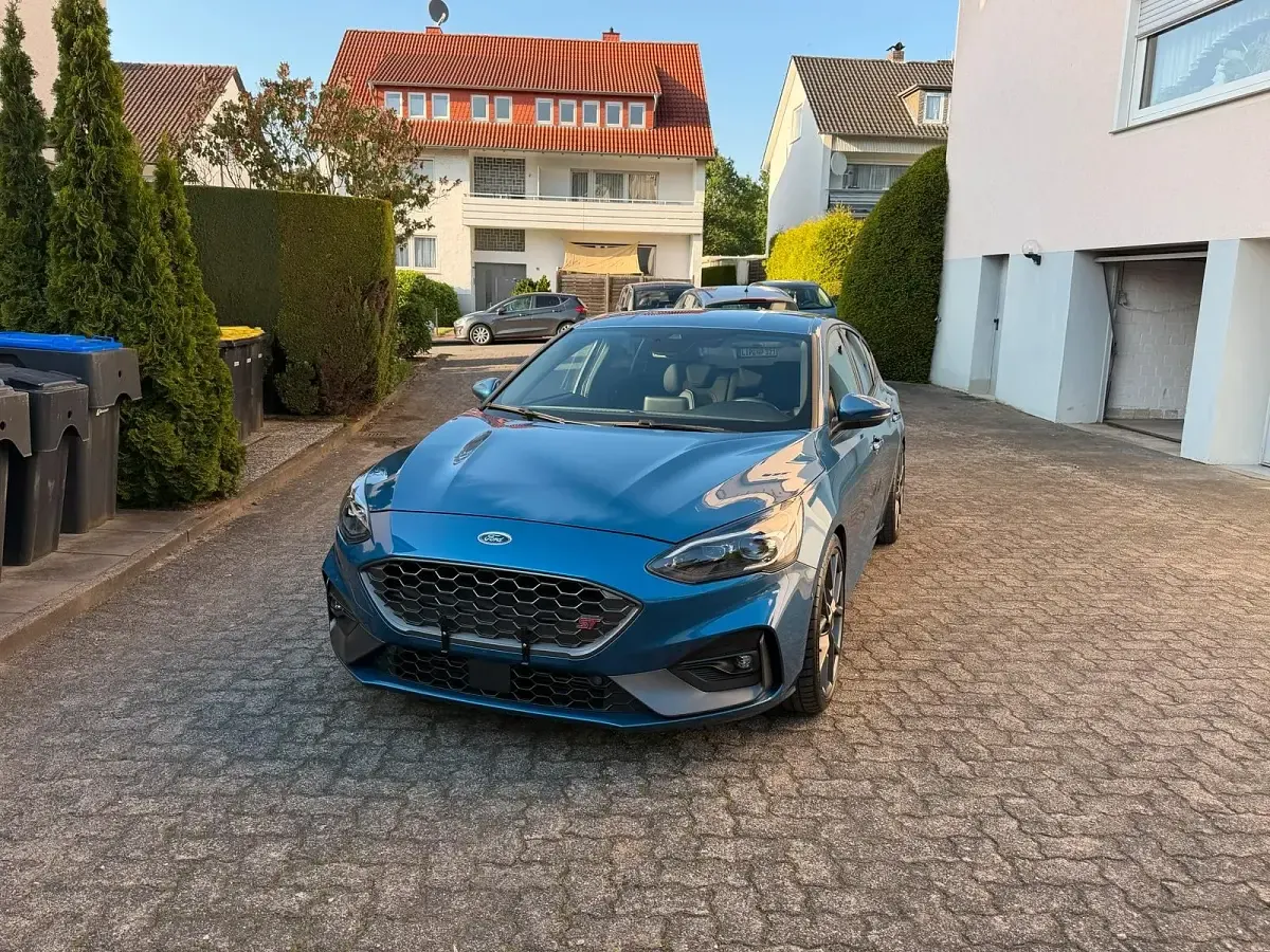 Gebraucht Ford Focus ST 280 PS (205 kW) 2020 Blau Limousine