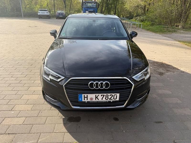 Gebraucht Audi A3 Design 116 PS (85 kW) 2019 Schwarz Limousine