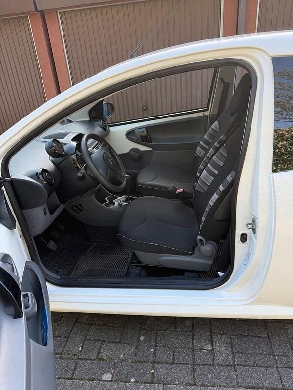 Gebraucht Citroën C1 68 PS (50 kW) 2011 Weiß Kleinwagen