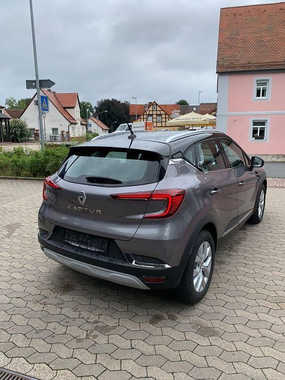 Gebraucht Renault Captur Intens 140 PS (102 kW) 2022 Grau SUV