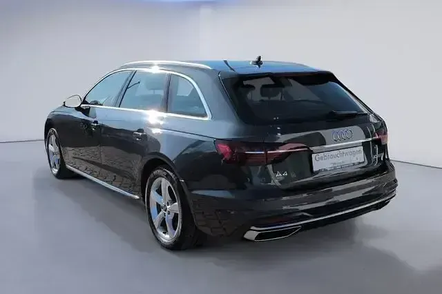 Używany Audi A4 Advanced 204 KM (150 kW) 2023 Szary Kombi