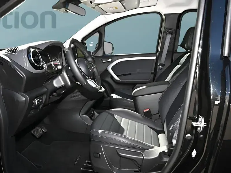 Gebraucht Mercedes T180 131 PS (96 kW) 2026 Schwarz Van / Kleinbus