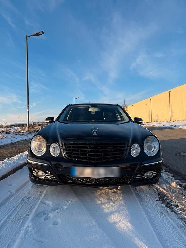 Gebraucht Mercedes E280 231 PS (169 kW) 2007 Schwarz Limousine