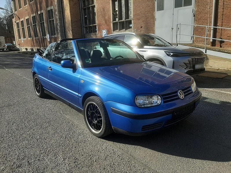 Gebraucht VW Golf Cabriolet 101 PS (74 kW) 2000 Blau Cabrio