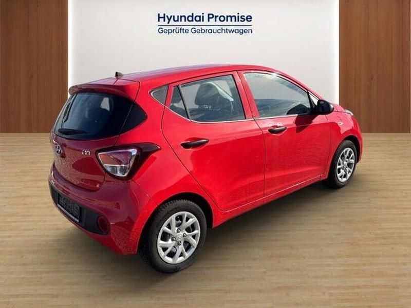 Gebraucht Hyundai i10 Select 67 PS (49 kW) 2020 Tomato red Kleinwagen