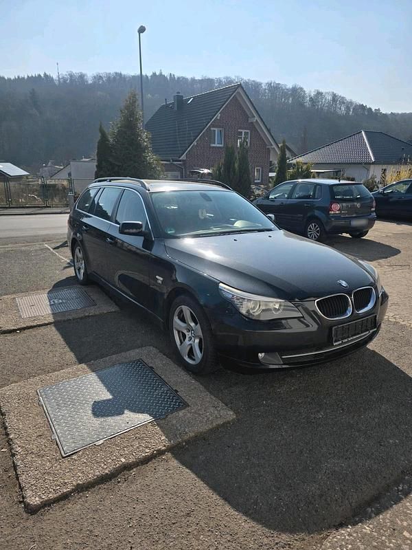 Gebraucht BMW 520 Exclusive 180 PS (132 kW) 2009 Schwarz Kombi