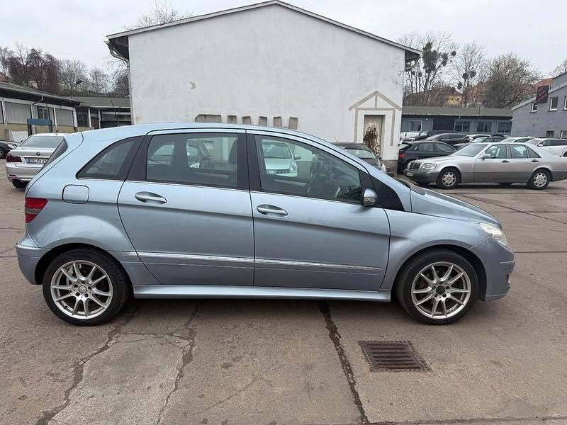 Gebraucht Mercedes B200 136 PS (100 kW) 2008 Blau Van / Kleinbus