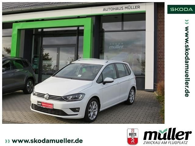 Weiß (pure white) Gebraucht 2016 VW Golf VII Comfortline | 11.990 € (Guter Preis) - Bild 1/4