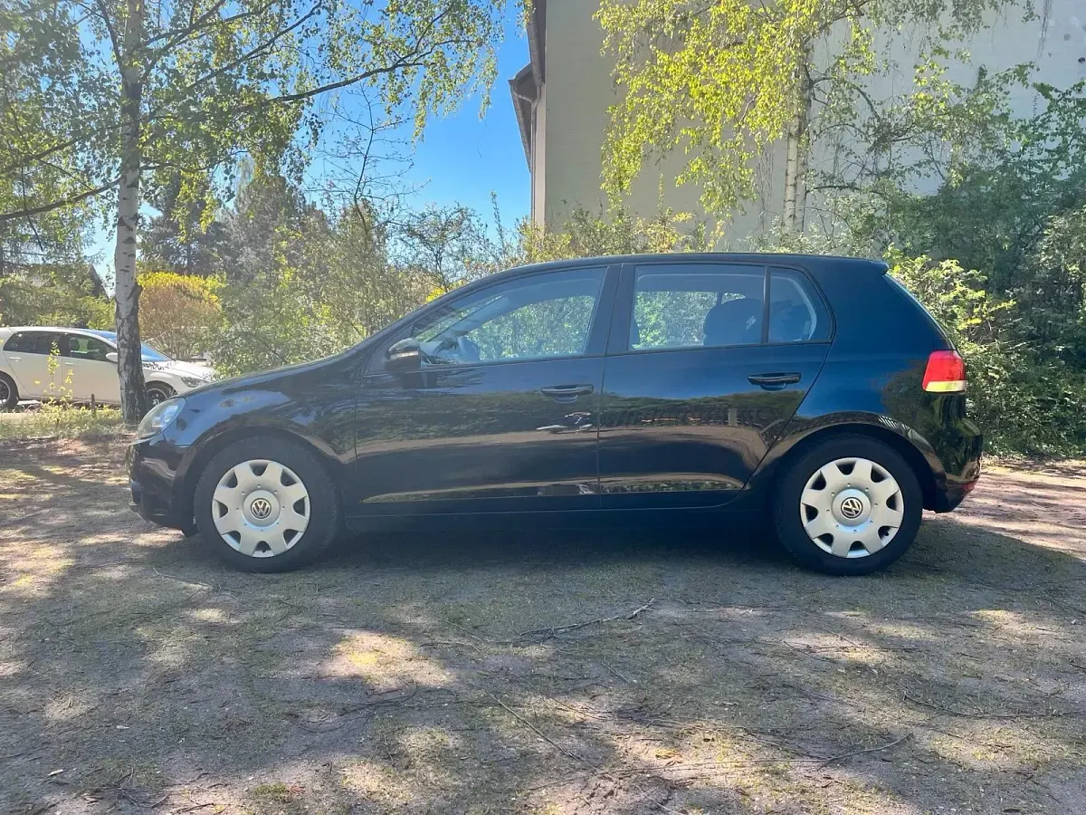 Gebraucht VW Golf VII 105 PS (77 kW) 2012 Schwarz Limousine