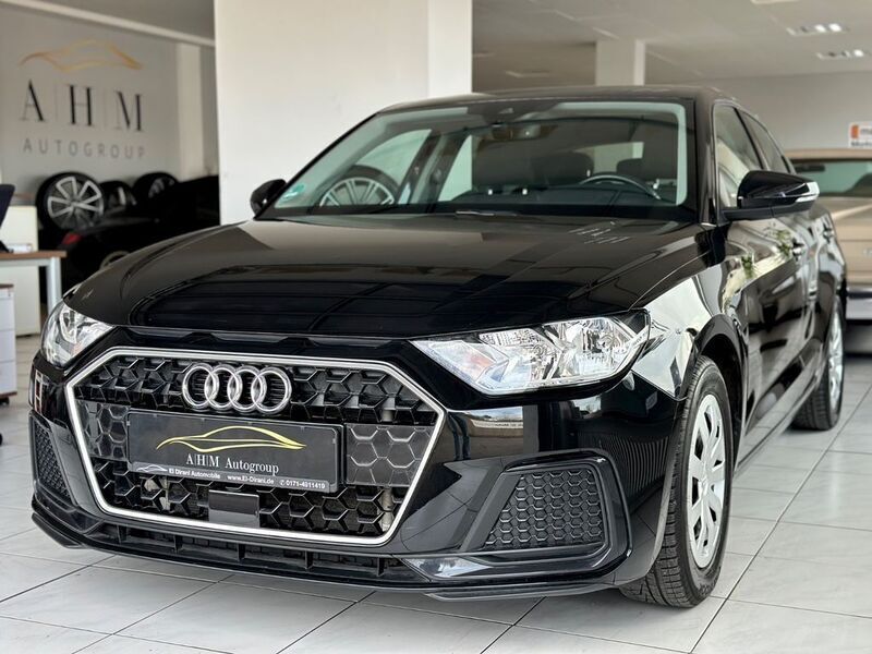 Mythosschwarz metallic Gebraucht 2019 Audi A1 Sportback Sport Kleinwagen | 19.290 € (Superpreis) - Bild 1/4