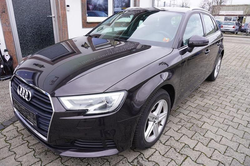 Gebraucht Audi A3 Basis 116 PS (85 kW) 2017 Braun Limousine