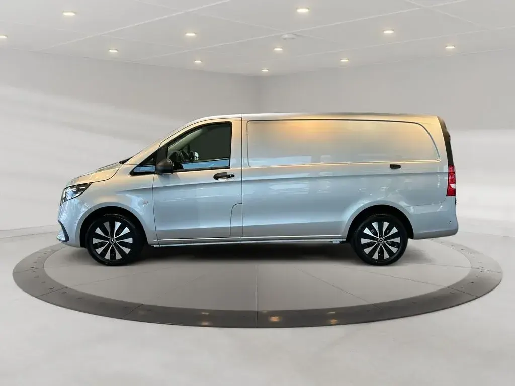 Gebraucht Mercedes Vito 163 PS (119 kW) 2025 Silber Van