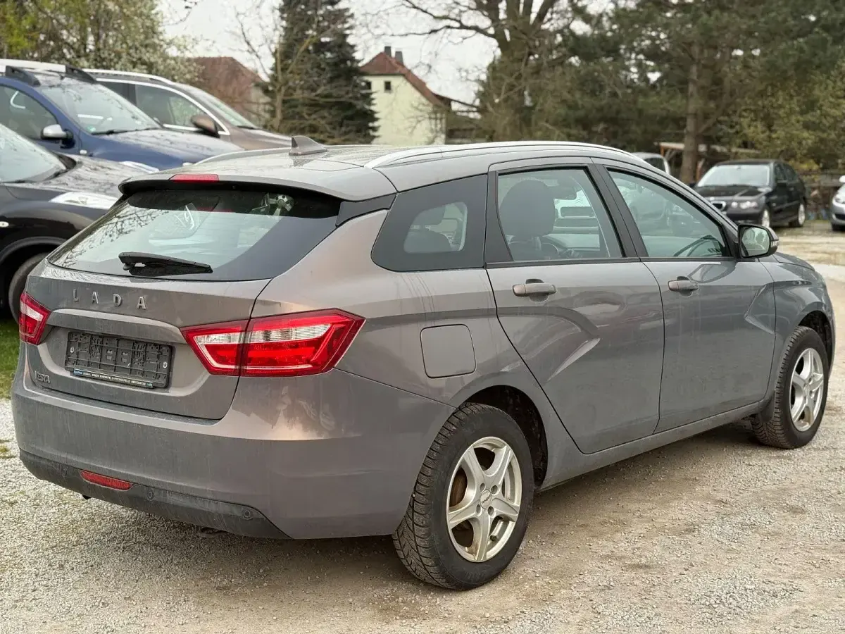Second-hand Lada Vesta 102 CP (75 kW) 2019 Gri Break