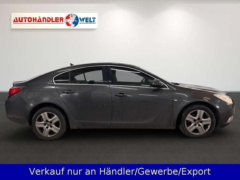 Gebraucht Opel Insignia 140 PS (102 kW) 2011 Grau Limousine