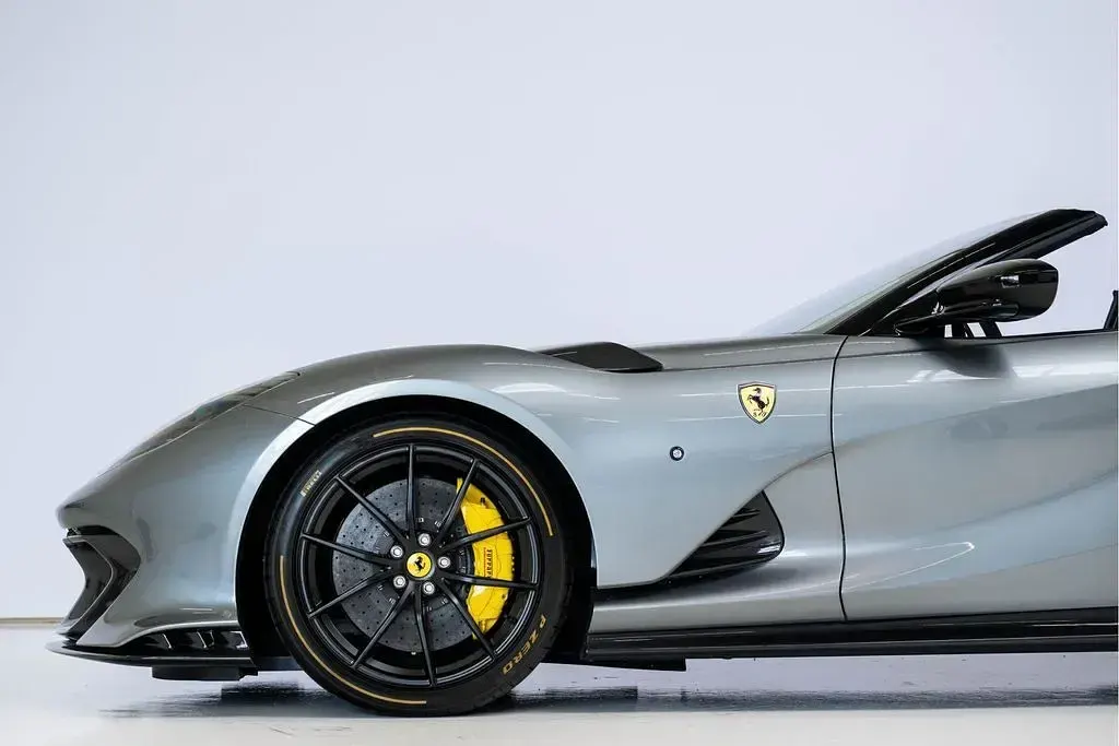 Gebraucht Ferrari 812 829 PS (609 kW) 2023 Grau Cabrio