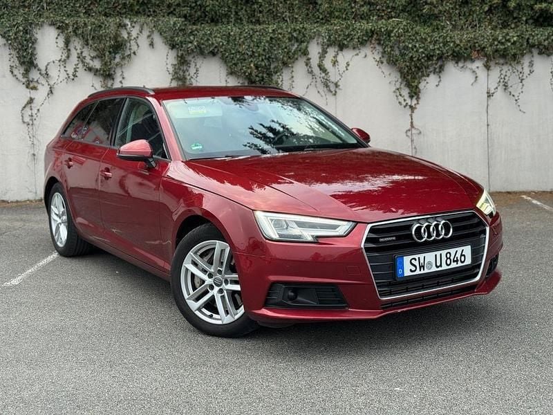 Gebraucht Audi A4 231 PS (169 kW) 2019 Rot Limousine