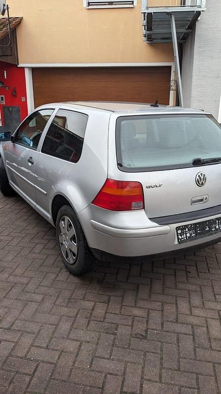 Gebraucht VW Golf IV 75 PS (55 kW) 2001 Silber Kleinwagen