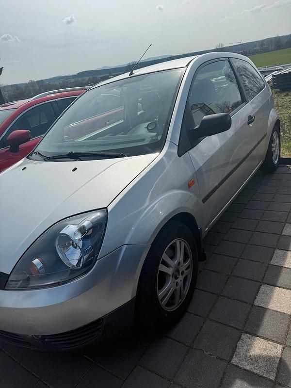 Gebraucht Ford Fiesta Style 75 PS (55 kW) 2004 Grau Kleinwagen