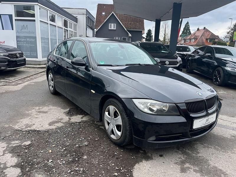 Gebraucht BMW 325 218 PS (160 kW) 2008 Schwarz Limousine