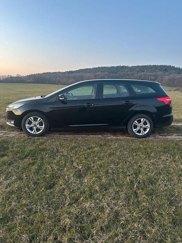 Second-hand Ford Focus 125 CP (91 kW) 2018 Negru Break