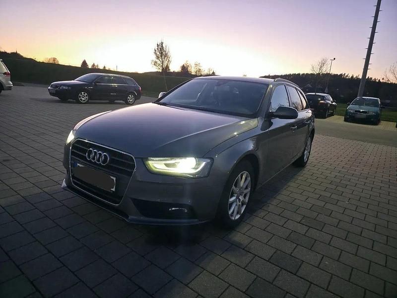 Gebraucht Audi A4 Ambiente 143 PS (105 kW) 2013 Grau Kombi