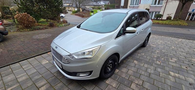 Silber Gebraucht 2015 Ford Grand C-Max Titanium Van / Kleinbus | 7.200 € (Fairer Preis) - Bild 1/4