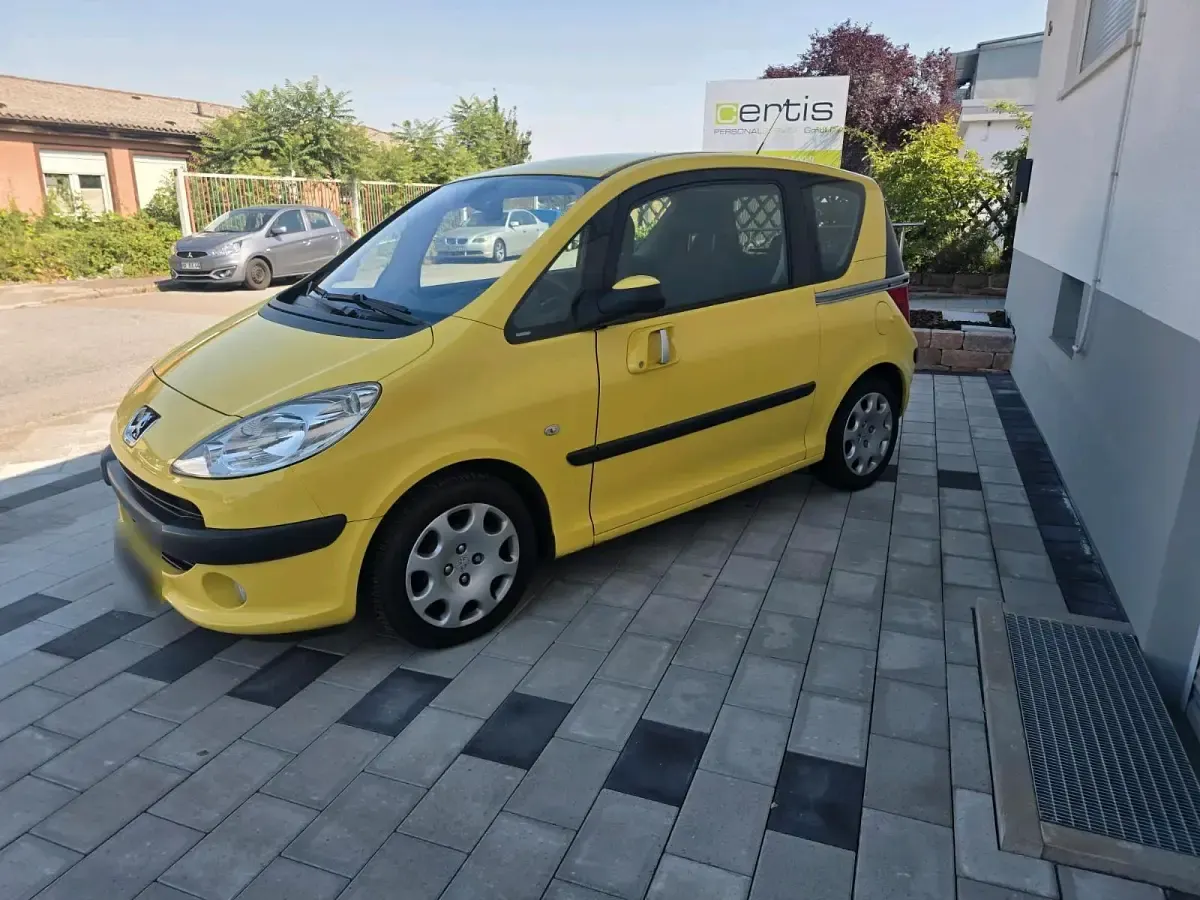 Gebraucht Peugeot 1007 73 PS (53 kW) 2007 Gelb Van / Kleinbus