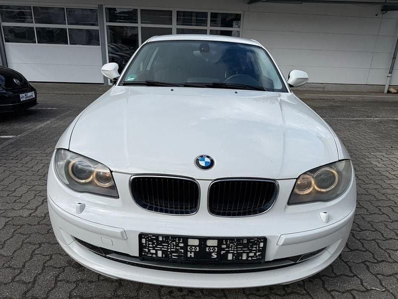 Gebraucht BMW 123 Efficient Dynamics 204 PS (150 kW) 2011 Weiß Kleinwagen