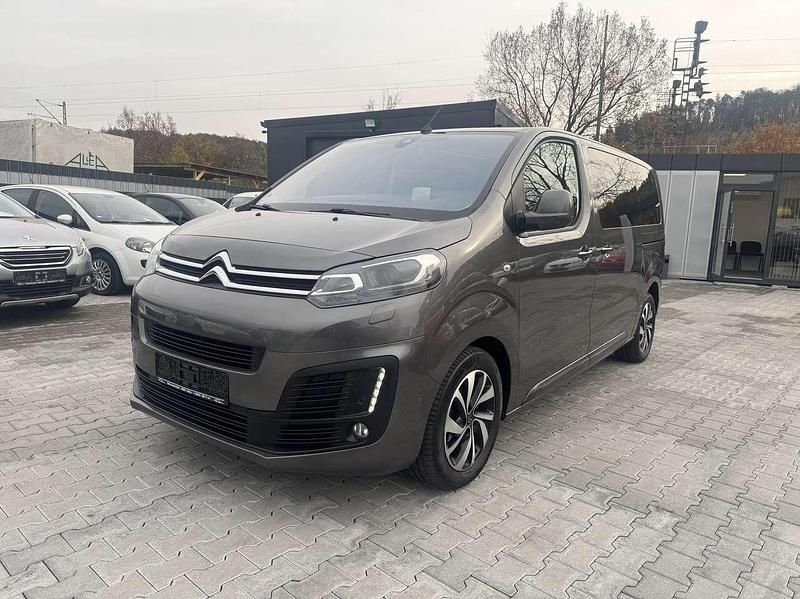 Lackierung platiniumgrau/typ Gebraucht 2018 Citroën Spacetourer Shine Van | 17.900 € - Bild 1/4